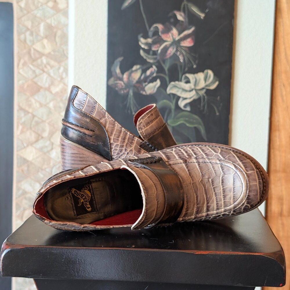 Freebird by Steven Bellevue | Women's Size 10 | Stone Croco - Picture 4 of 9